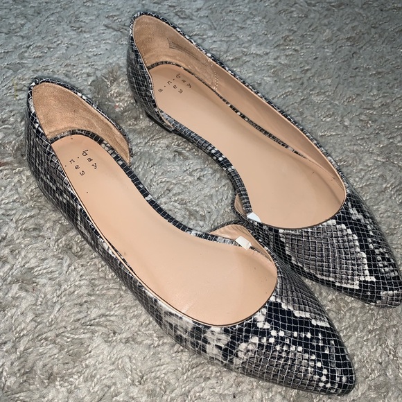 A New Day Snakeskin Pointed Toe Flats - Picture 3 of 5